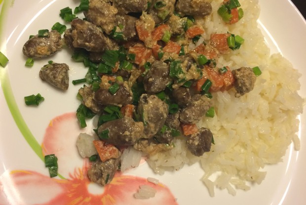 Куриные сердца в сметане