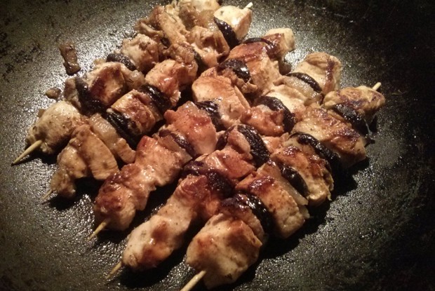 Куриные шашлычки с черносливом