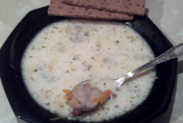 Куриный бульон с грибами и плавленным сырком