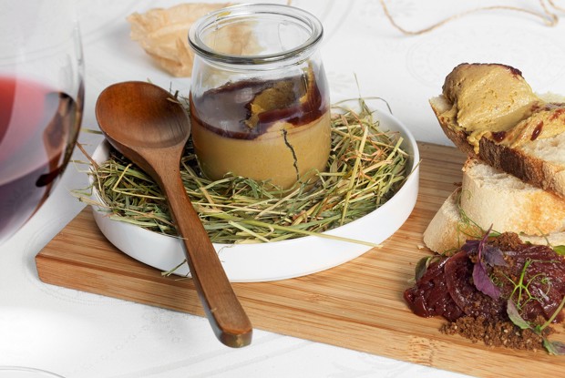 Куриный паштет с желе из вина