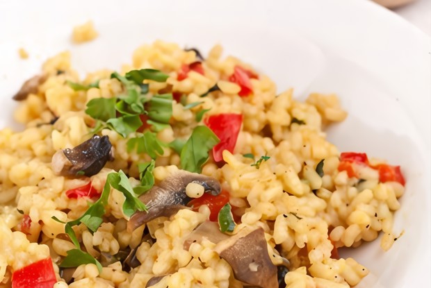 Куриный плов с грибами и базиликом