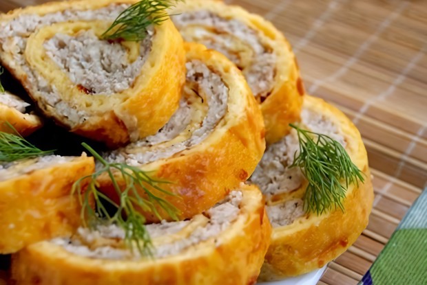 Куриный рулет с омлетом