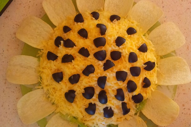 Куриный салат «Подсолнух»