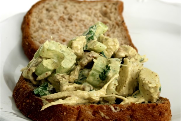 Куриный салат с сельдереем