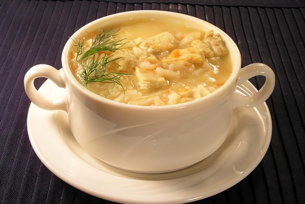 Куриный суп с рисом и укропом