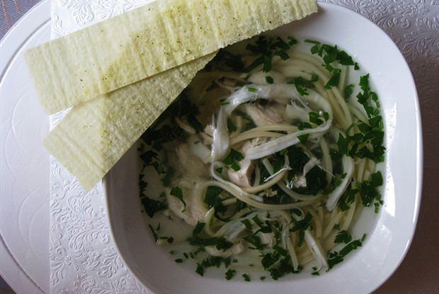 Куриный суп с сушеными кальмарами