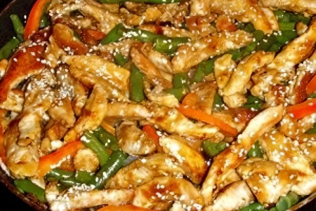 Куриное филе с грибами и фасолью