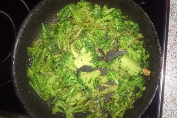 Куриное филе в духовке под сыром с овощами