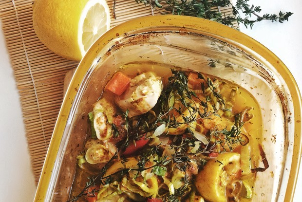 Куриное филе в лимонном соке с овощами и тимьяном