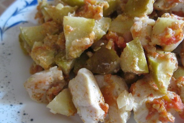 Куриное филе запеченное с яблоками