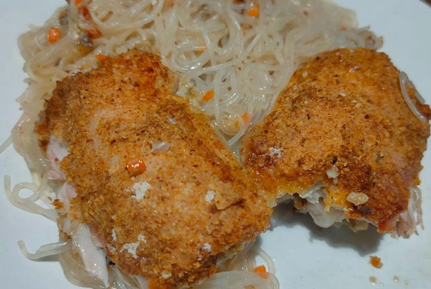 Куриные бедра, запеченные в панировке