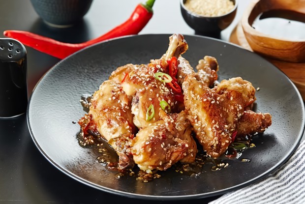 Куриные бедрышки по-сичуаньски