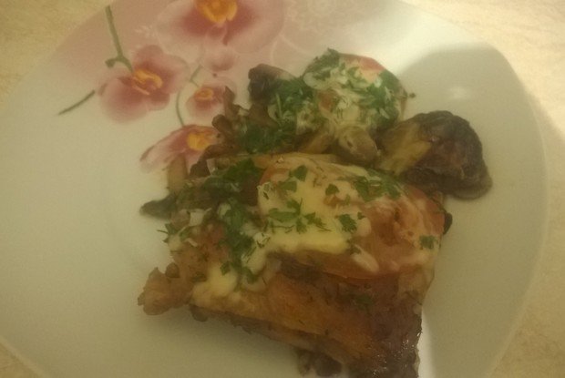 Куриные бедрышки с грибами