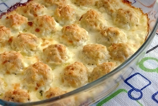 Куриные бомбочки в сливочном соусе