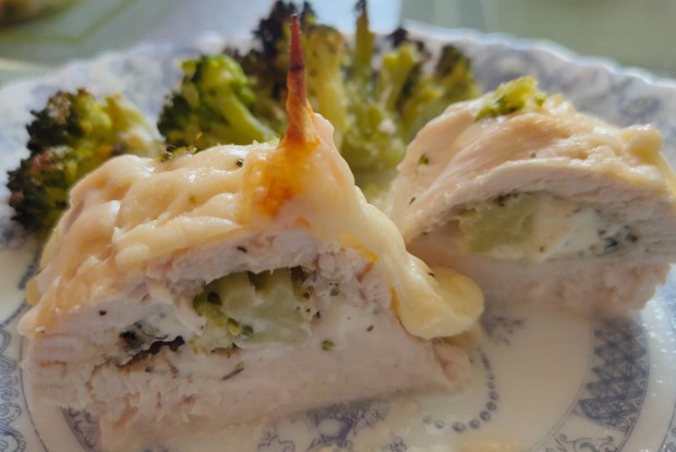 Куриные конвертики с брокколи и сыром