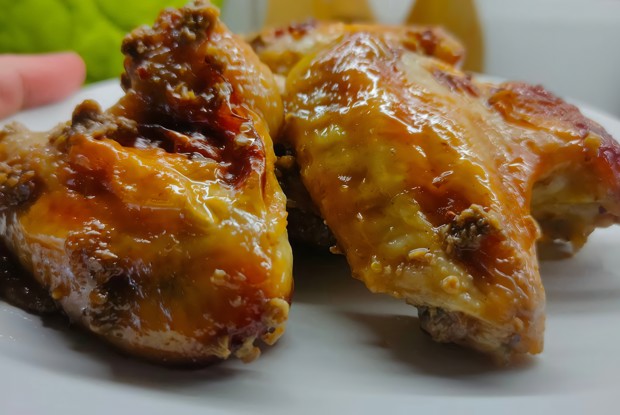 Куриные крылышки в медово-горчичном соусе