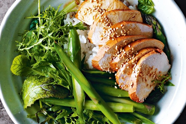 Куриный салат со спаржей