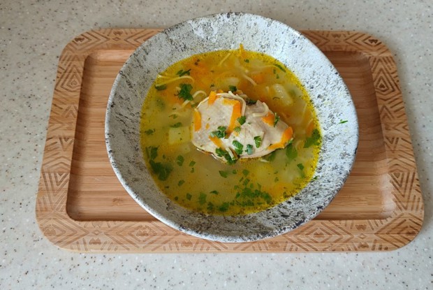 Куриный суп с куркумой