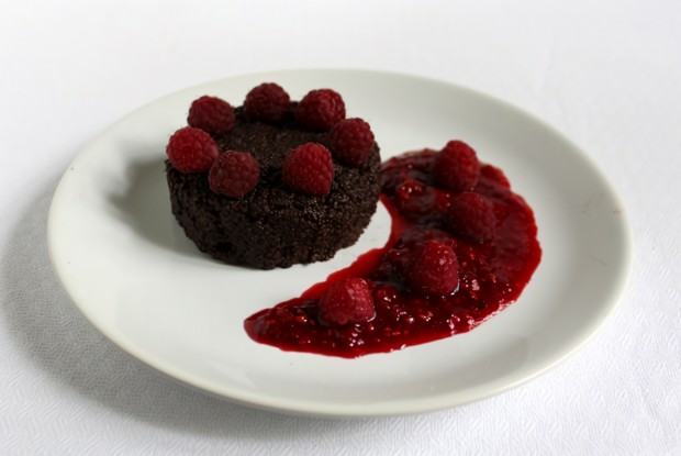 Кускус с малиной и шоколадом