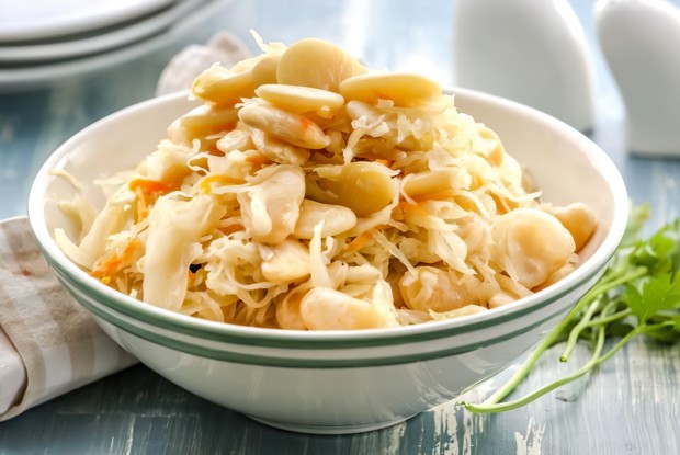 Квашеная капуста с фасолью по-украински