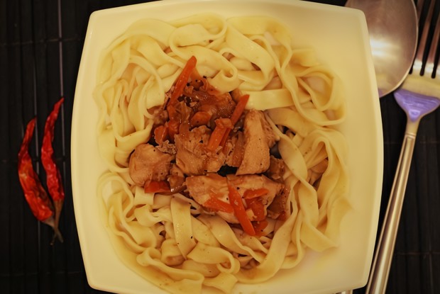 Лапша с острой курицей