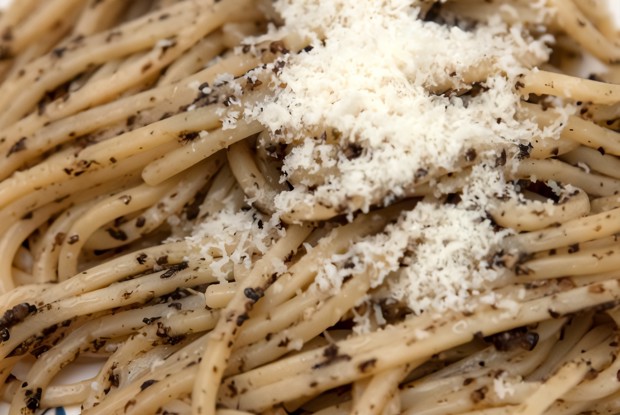 Лапша с трюфелями и грецкими орехами