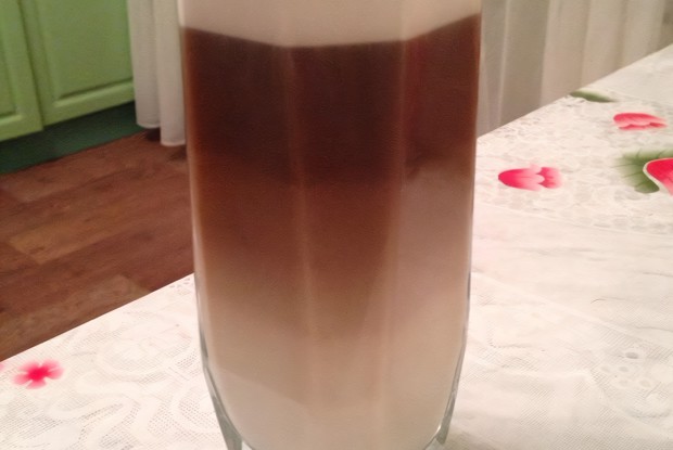 Латте макиато во френч-прессе