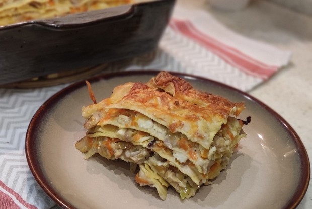 Лазанья с капустой и куриными бедрышками