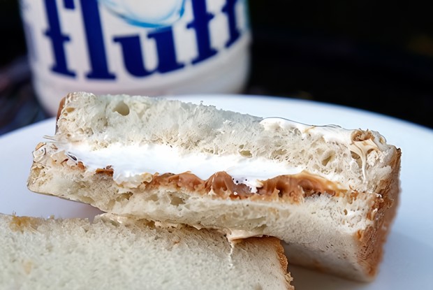 Легендарный сэндвич Флаффернаттер (Fluffernutter)