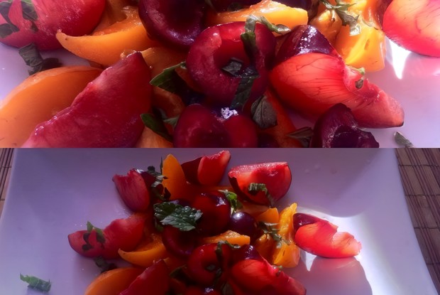 Легкий салат с абрикосом, черешней и сливой