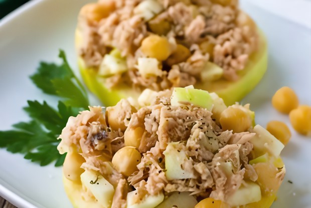 Легкий салат с нутом