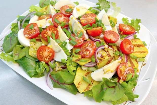 Легкий и очень вкусный салат с тунцом