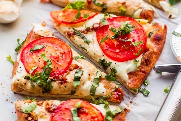 Лепешка с моцарелой