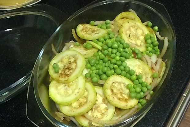 Летнее соте из кабачков в микроволновке