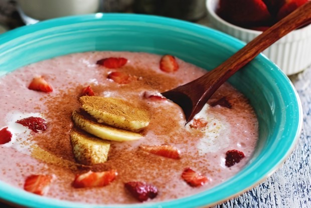 Летний бананово-клубничный суп