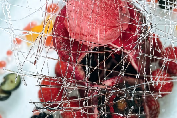 Летний пудинг с бисквитом и ягодами