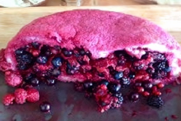 Летний пудинг с ягодами