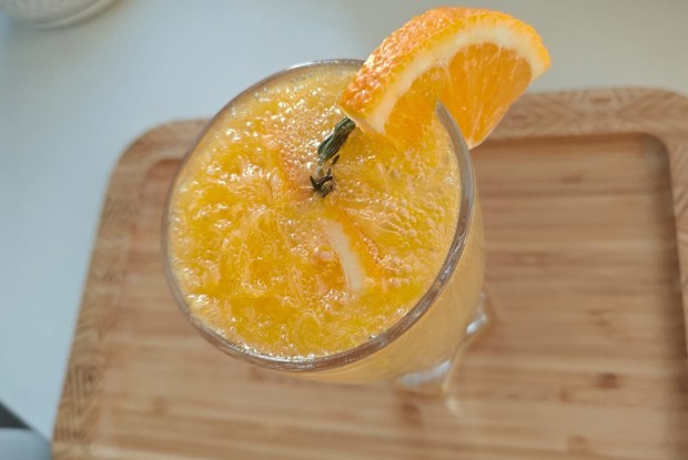 Лимонад с апельсином и розмарином