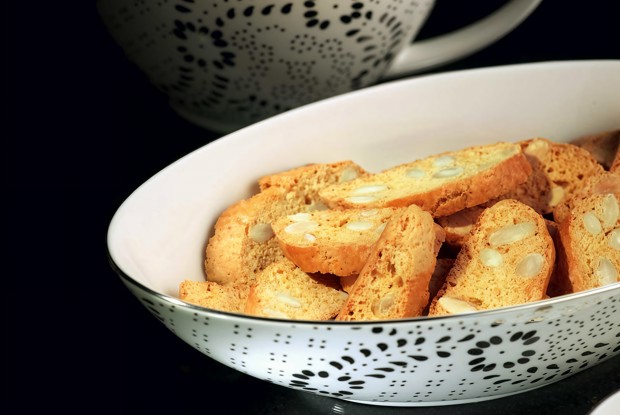 Лимонные бискотти с миндалем