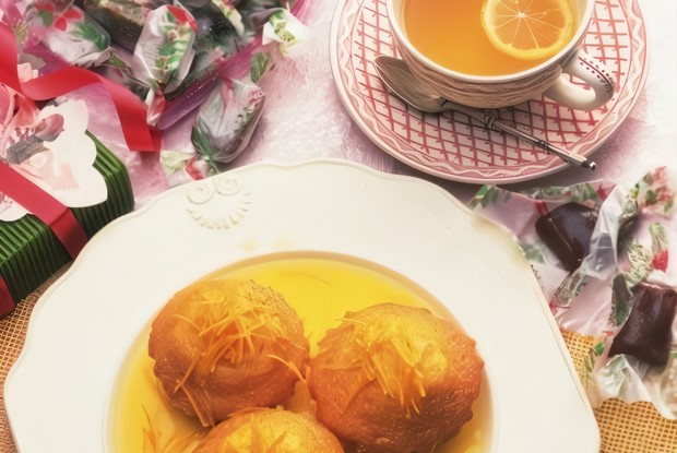 Лимонные кексы в сиропе с базиликом