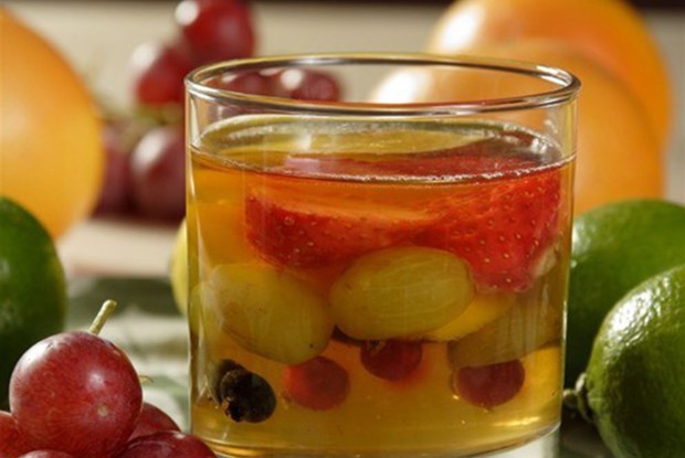 Лимонное желе с фруктами