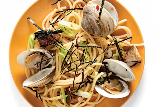 Лингвини с мидиями в японском стиле