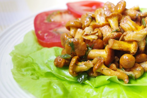 Лисички, запеченные в фольге