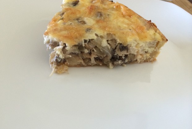 Лоранский пирог с курицей, грибами и шпинатом