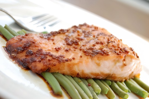 Лосось на гриле с горчичным соусом