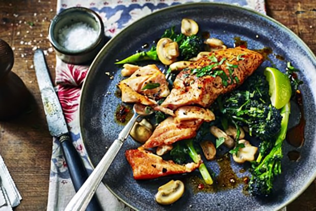 Лосось с грибами и брокколи по-сицилийски