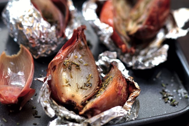 Лук-шалот с розмарином