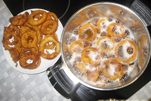 Луковые кольца в кляре