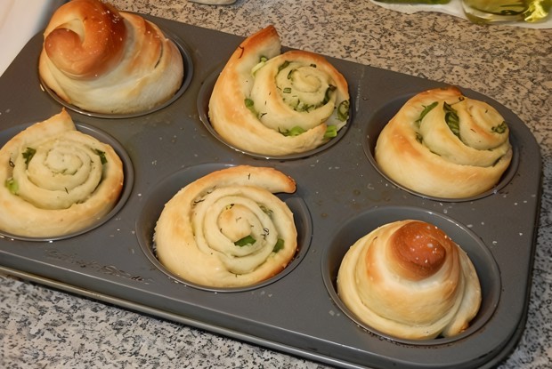 Луково-чесночные рогалики