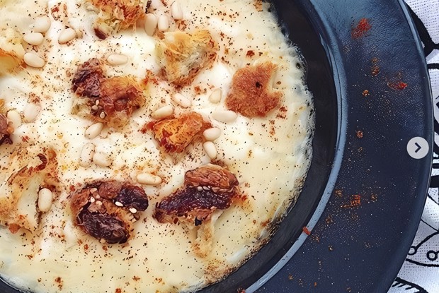 Луковый суп с кедровыми орешками